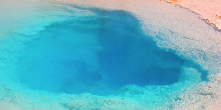 Yellowstone geyser image.