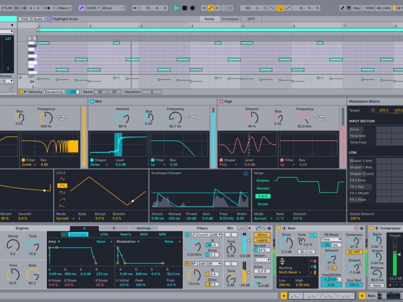 Live screenshot showing fully-expanded Roar saturation/coloration tool, including multiband processing.