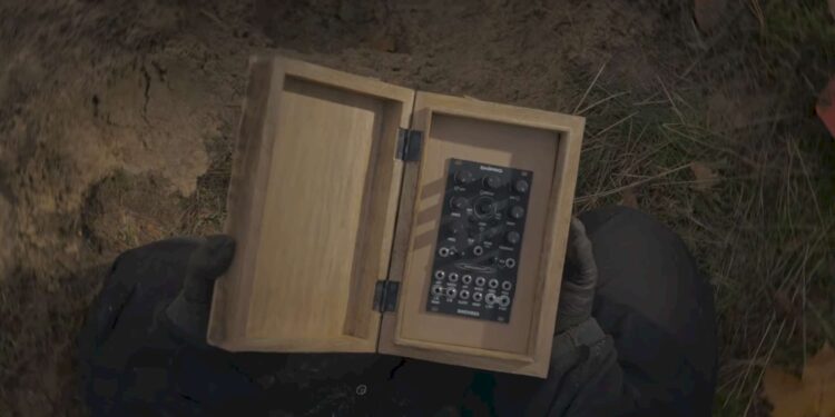 Tolkachev has found something ... in the forest! The box opens, and inside is a new Radiant module from Dnipro Modular x Sinevibes!